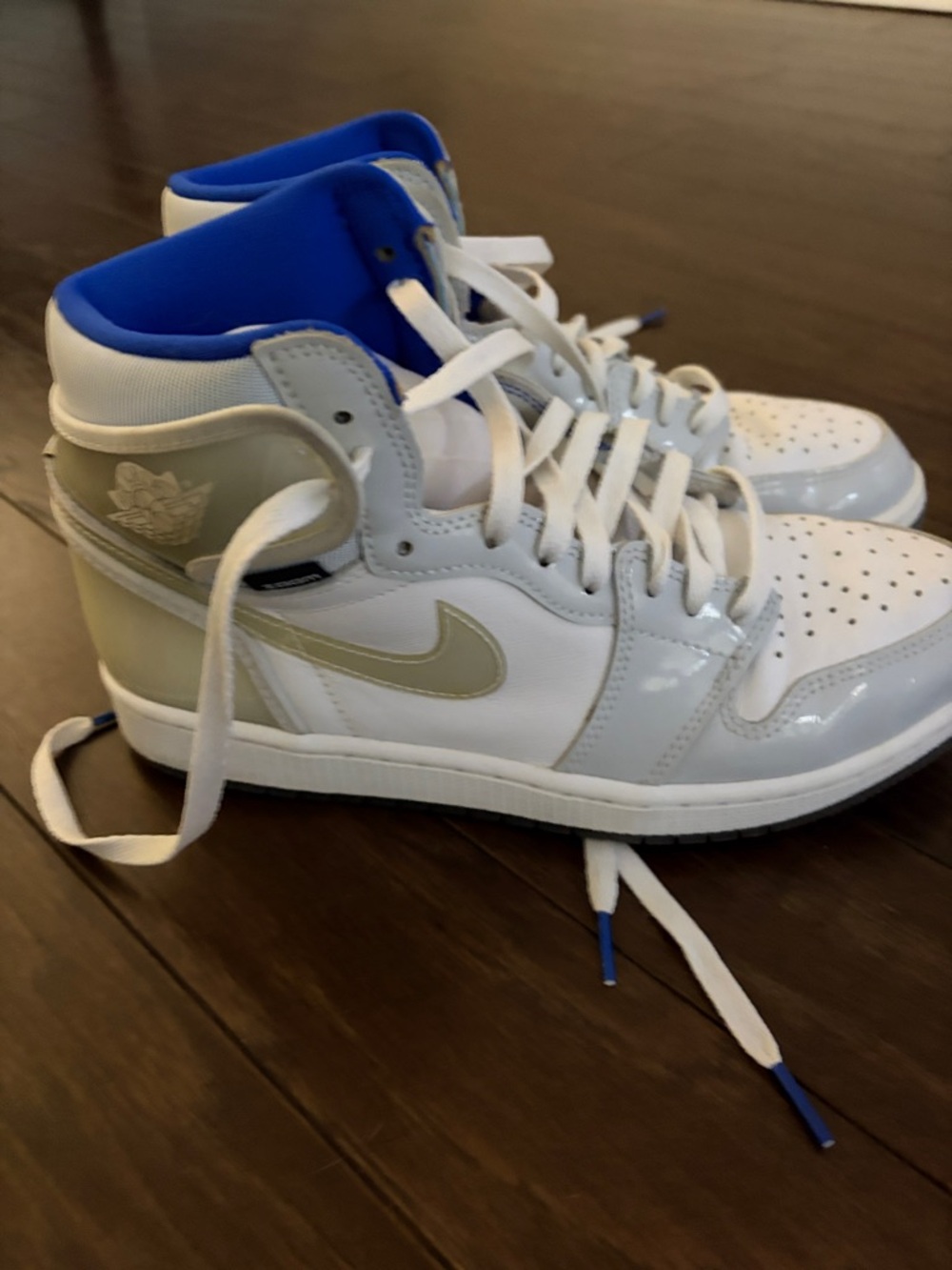 Nike Blue & White High-Top Sneaker (Tag Visible)